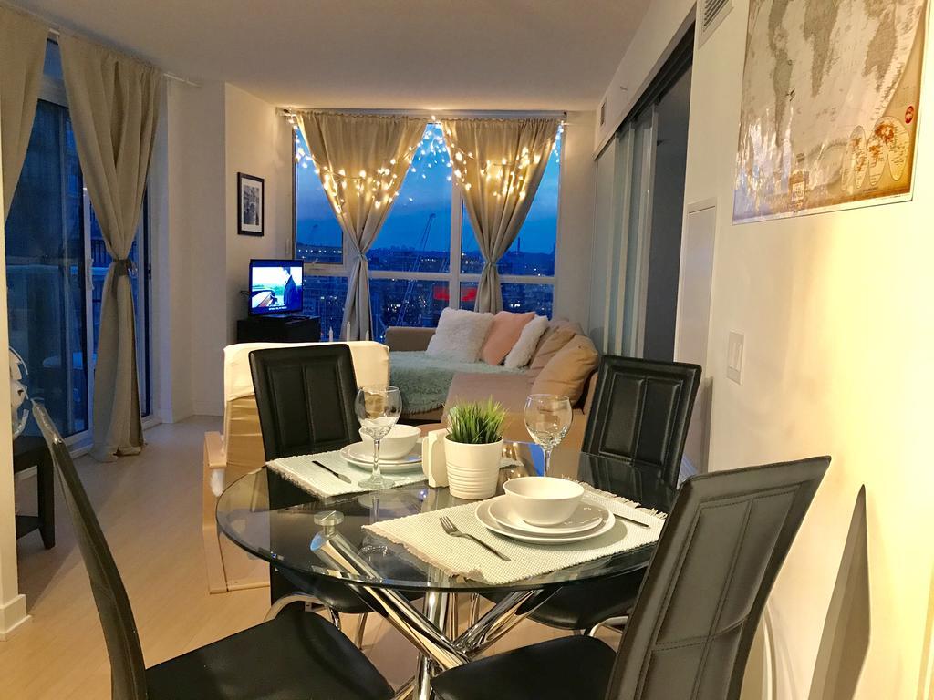 Simply Comfort. Amazing Downtown Apartments Торонто Экстерьер фото
